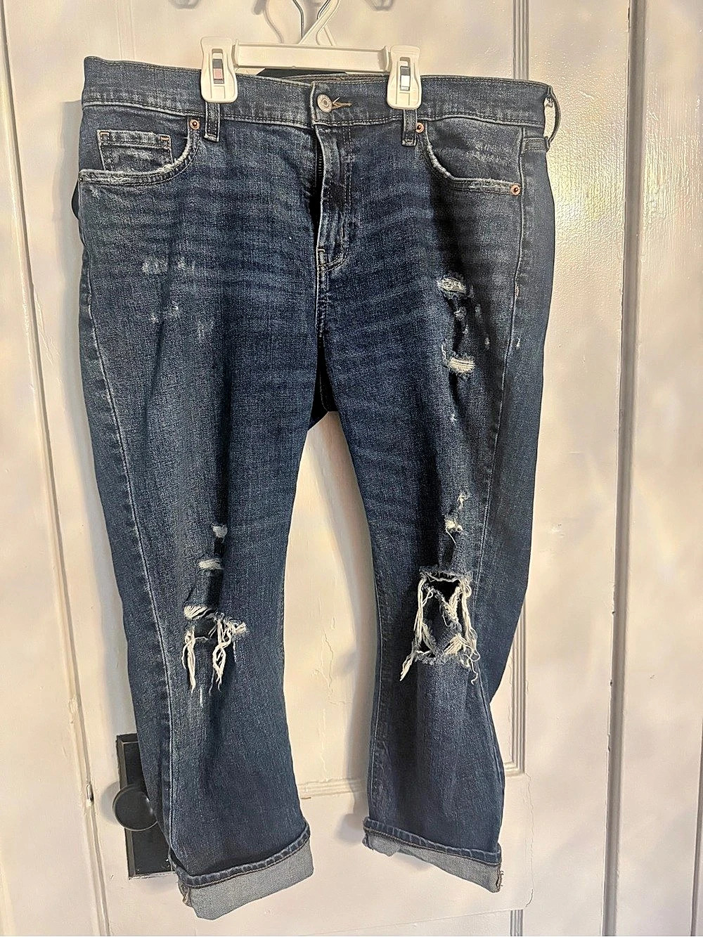 Old Navy Mid-Rise Boyfriend Jeans Distressed Blue Jeans women’s size 10